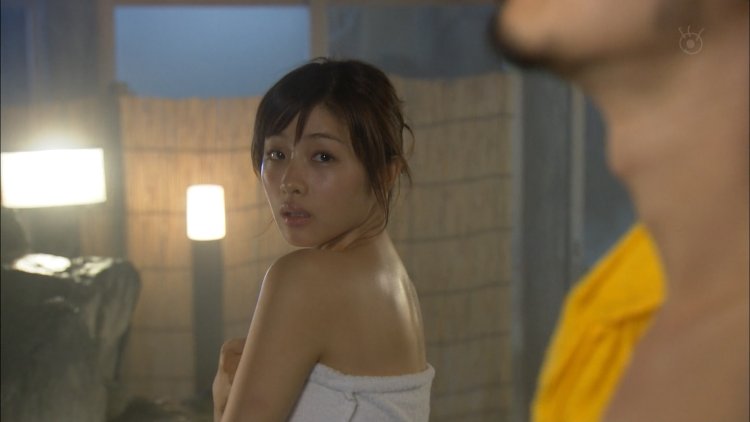 Сатоми Исихара грудь