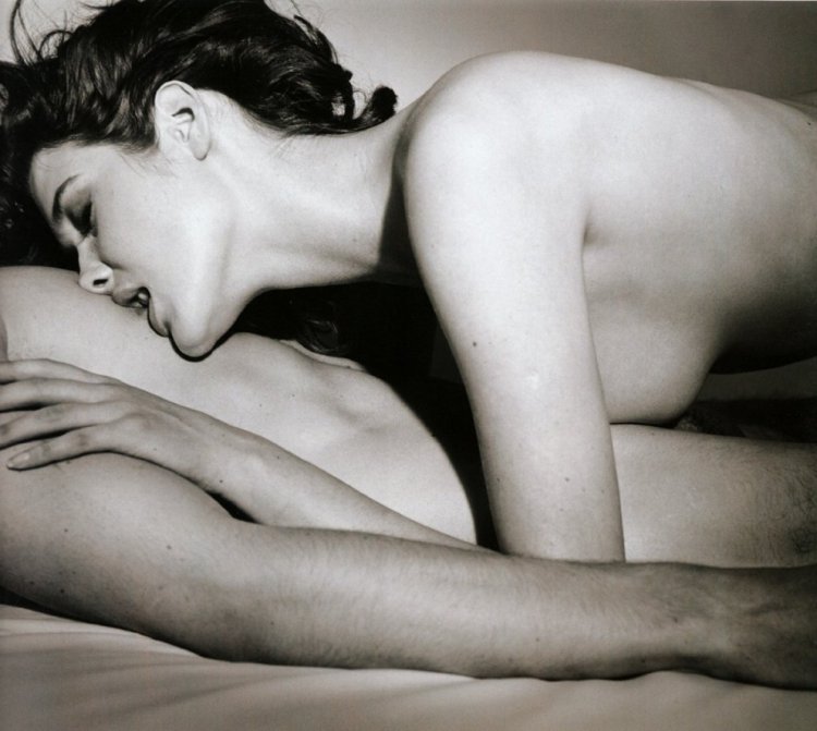 Французский поцелуй ню