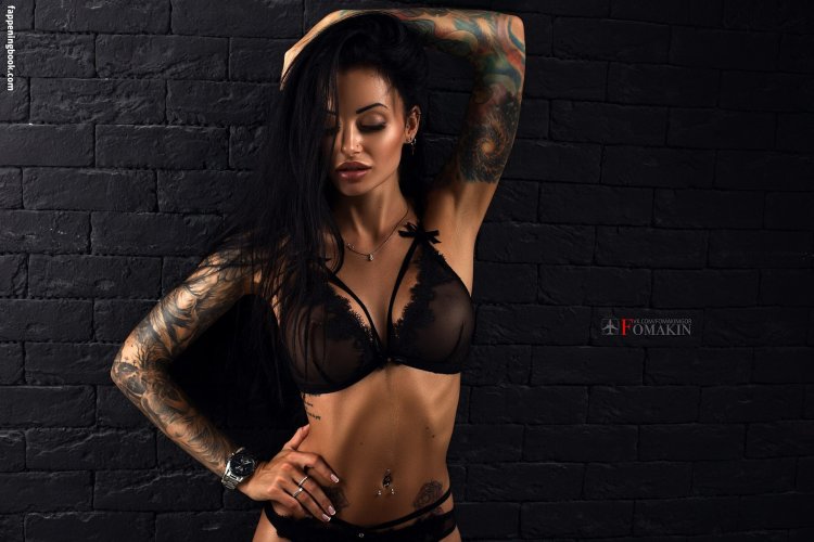 Аня Шугар (Anya Sugar).