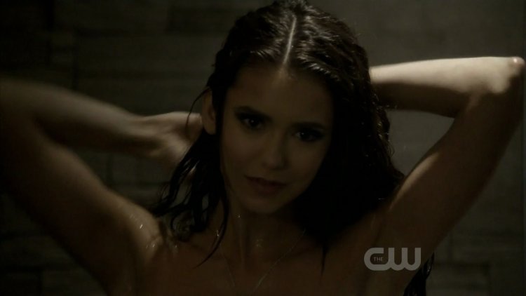 Кэтрин Пирс поцелуй