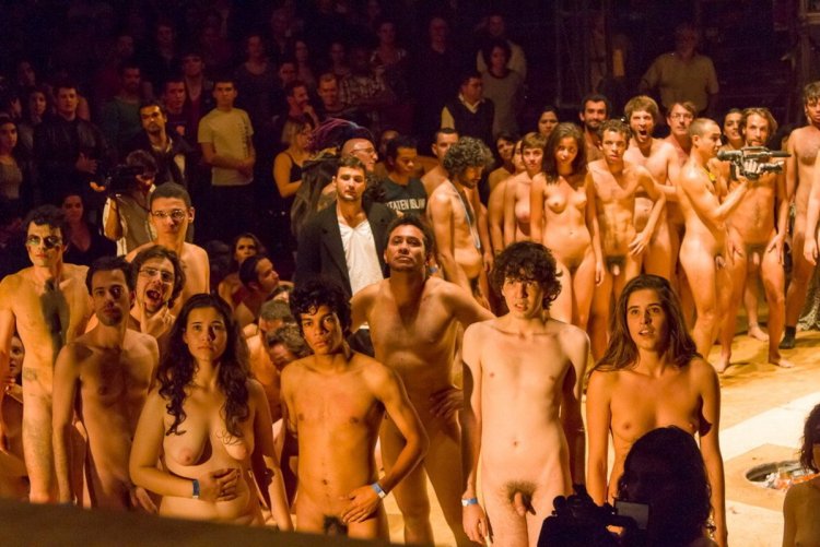 male nude theatre голый театр бродвей
