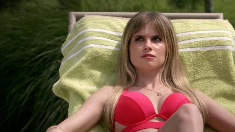 Carlson young Scream
