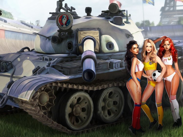 Голые красотки на танке