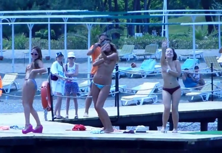 Надежда Сысоева топлесс