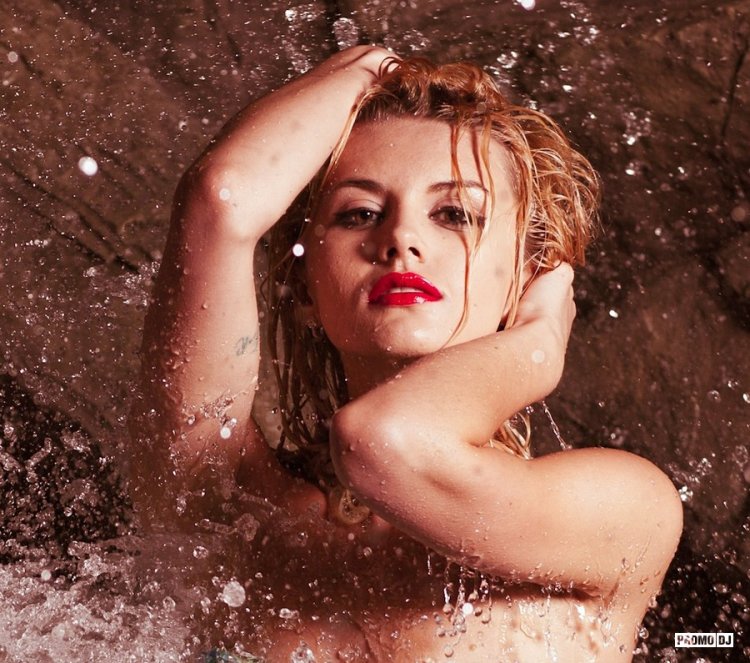 Даша Русакова hot