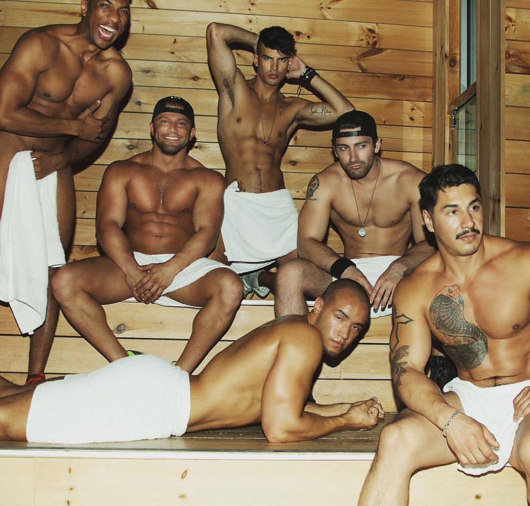 Фото мужчин голых в бане