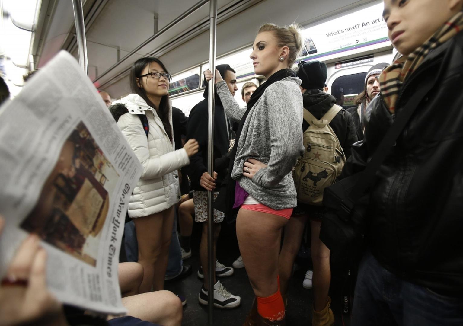 реакция женщин на член в метро фото 109