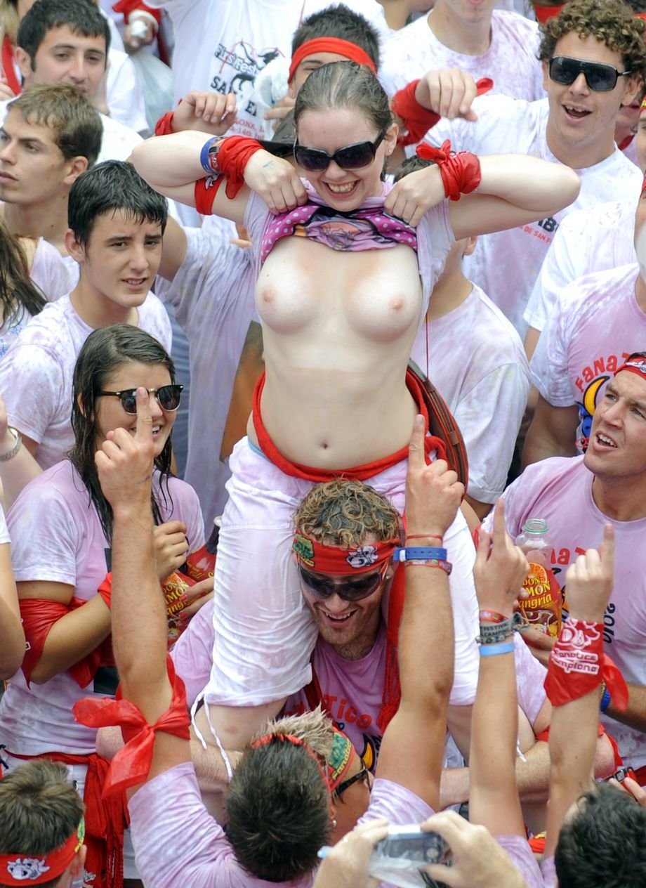 фестивали с голыми девками фото 66