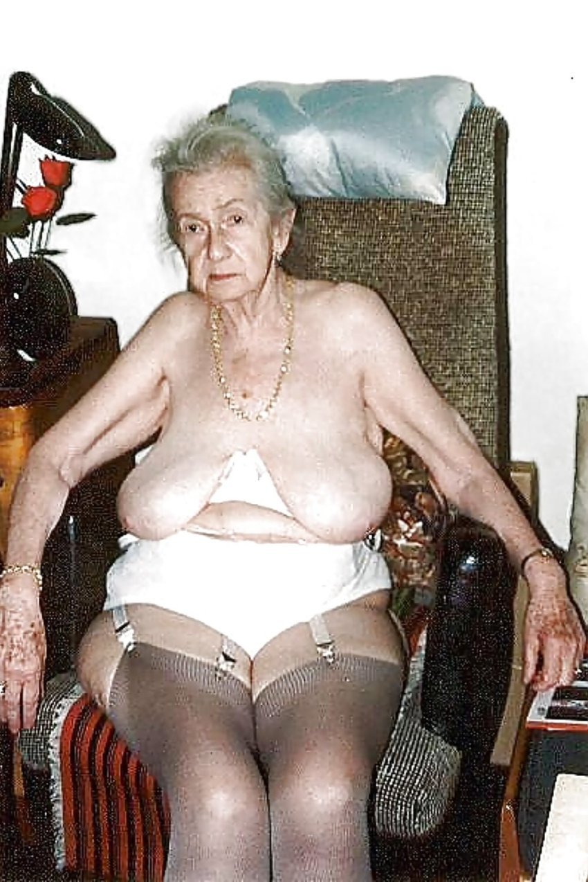 бабушка голая трусы фото фото 84