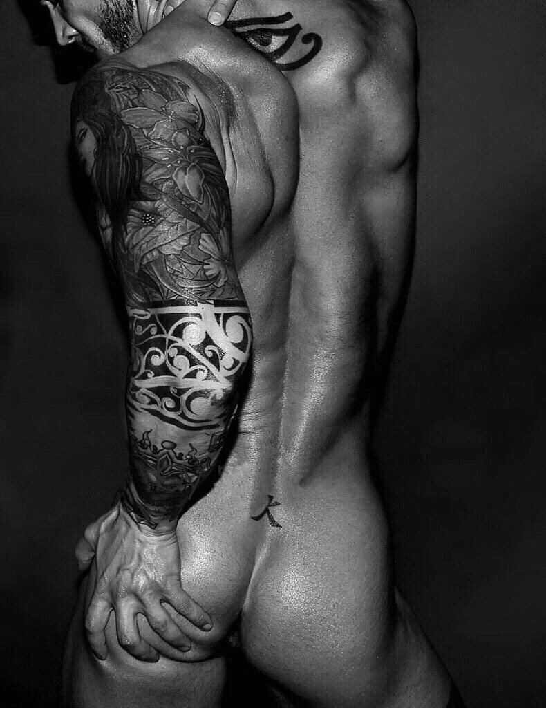 голые мужчины татуировки (120) фото