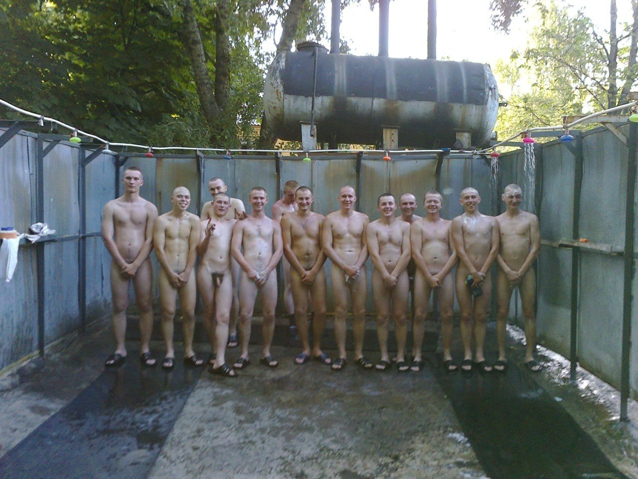 порно голые русские солдаты фото 41