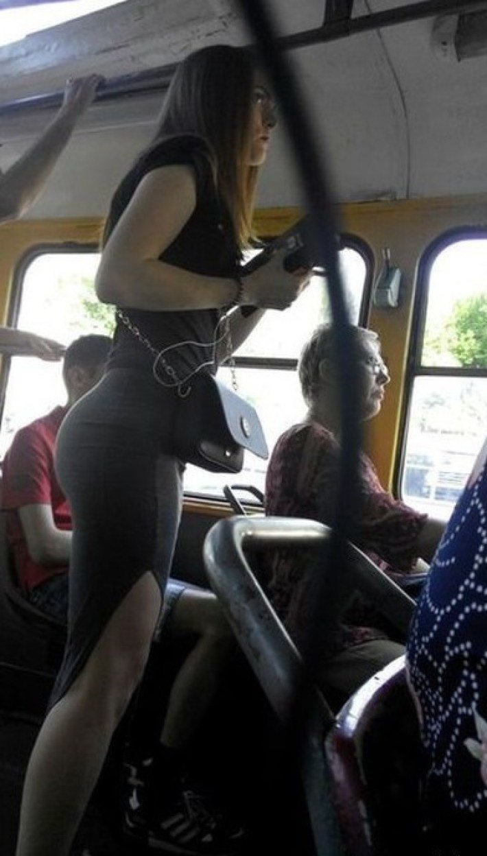вот это жопа у девушки в автобусе фото 32