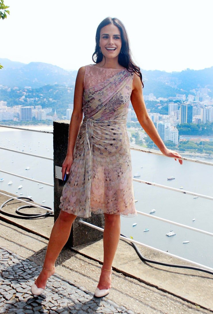 Джордана Брюстер в топике