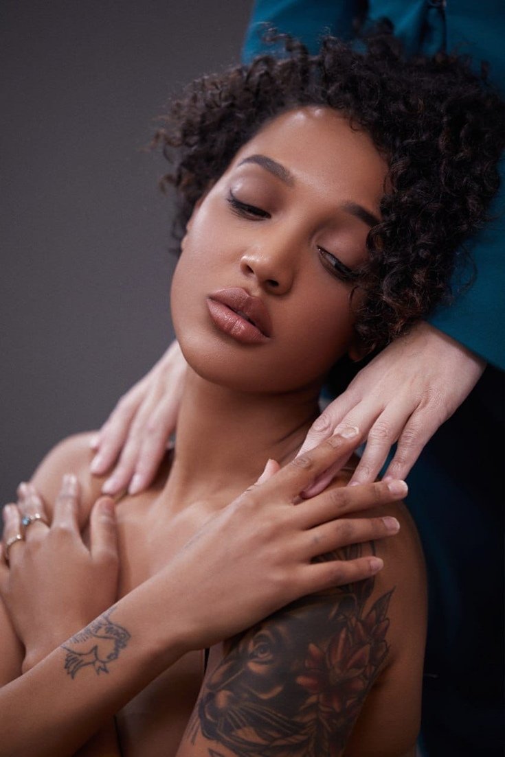 Тина Кунаки в Нижнем белье