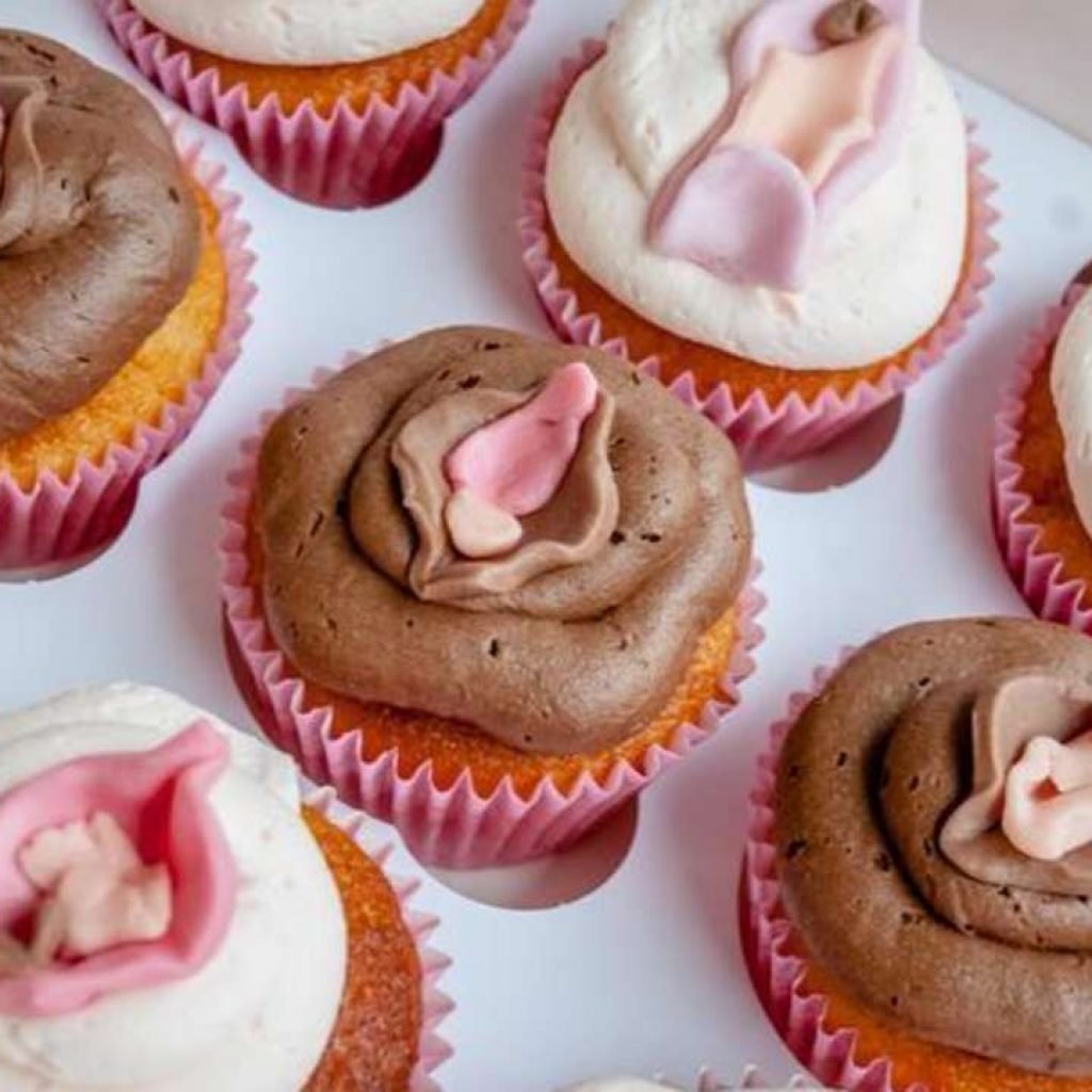 Pussy cupcakes
