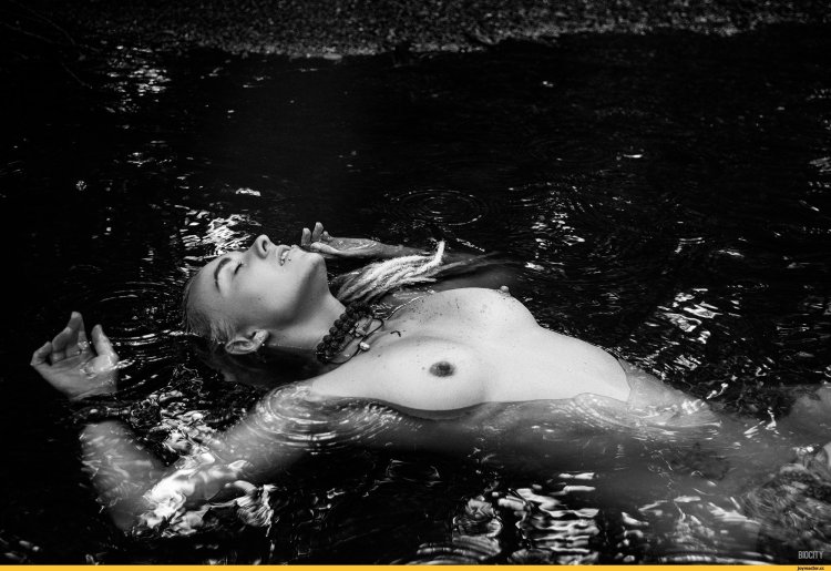 Синхронное плавание голышом