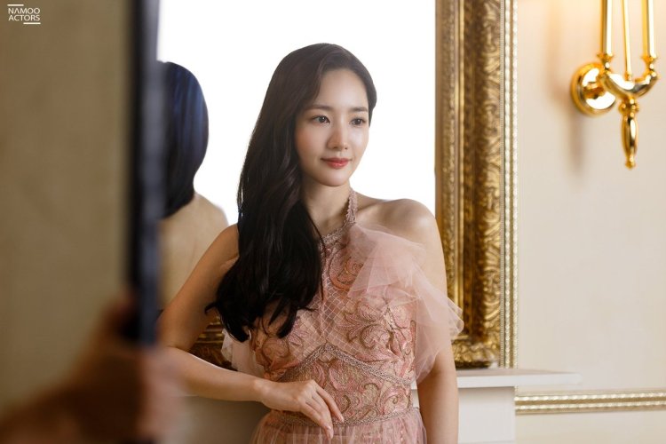 Пак мин-ён топлесс