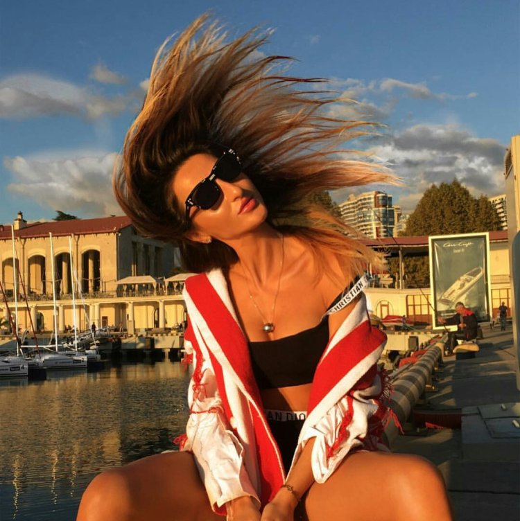 Тамара Турава в платье