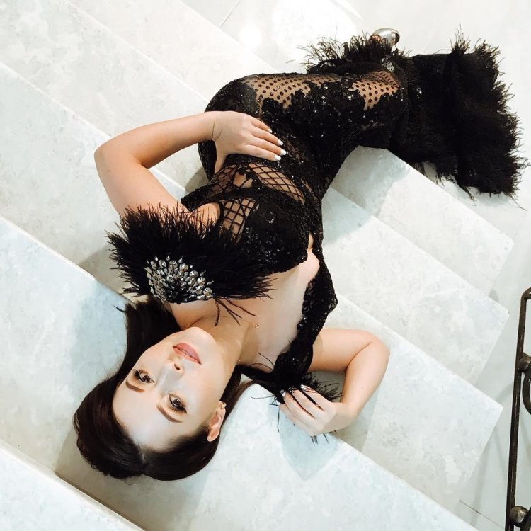 Тамара Турава в шоу остров