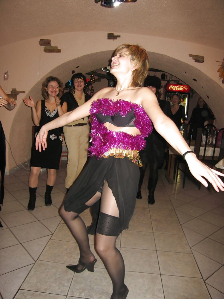 Пьяная без трусов на корпоративе