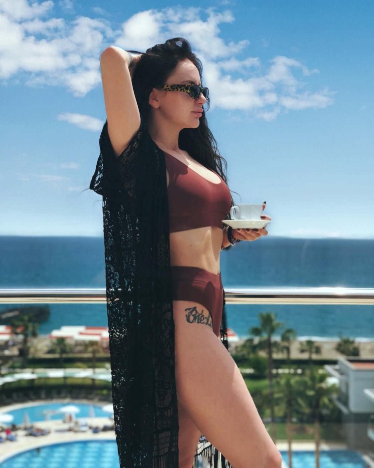 Асти фигура в купальнике