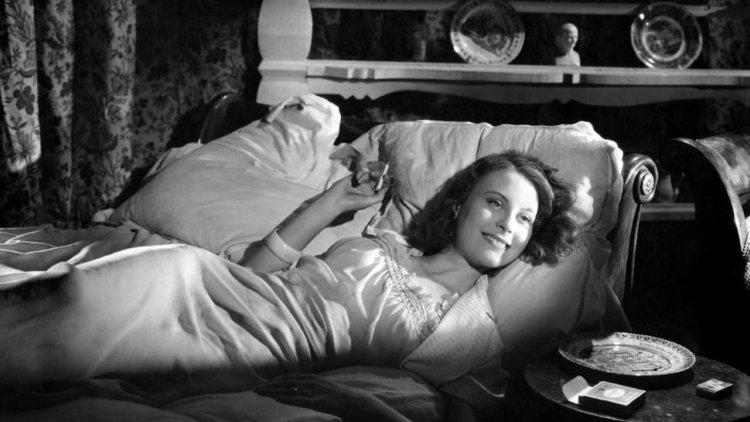 Ванесса Ривердеил голая