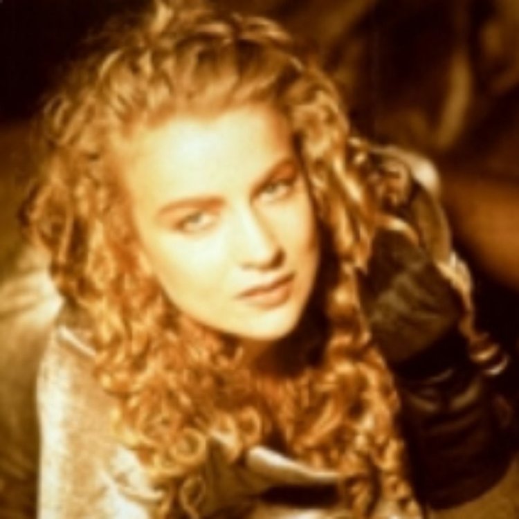 Шарлотта Росс бикини