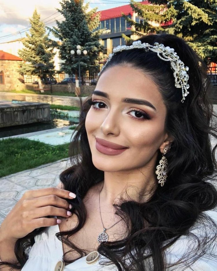 Джорджия Сальпа декольте