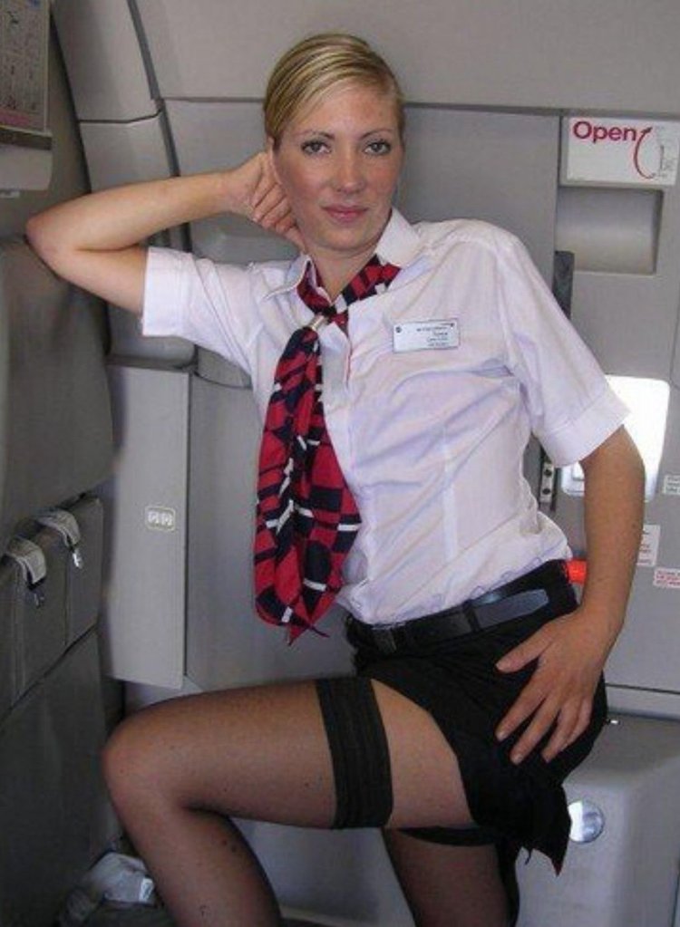 Стюардессы в колготках