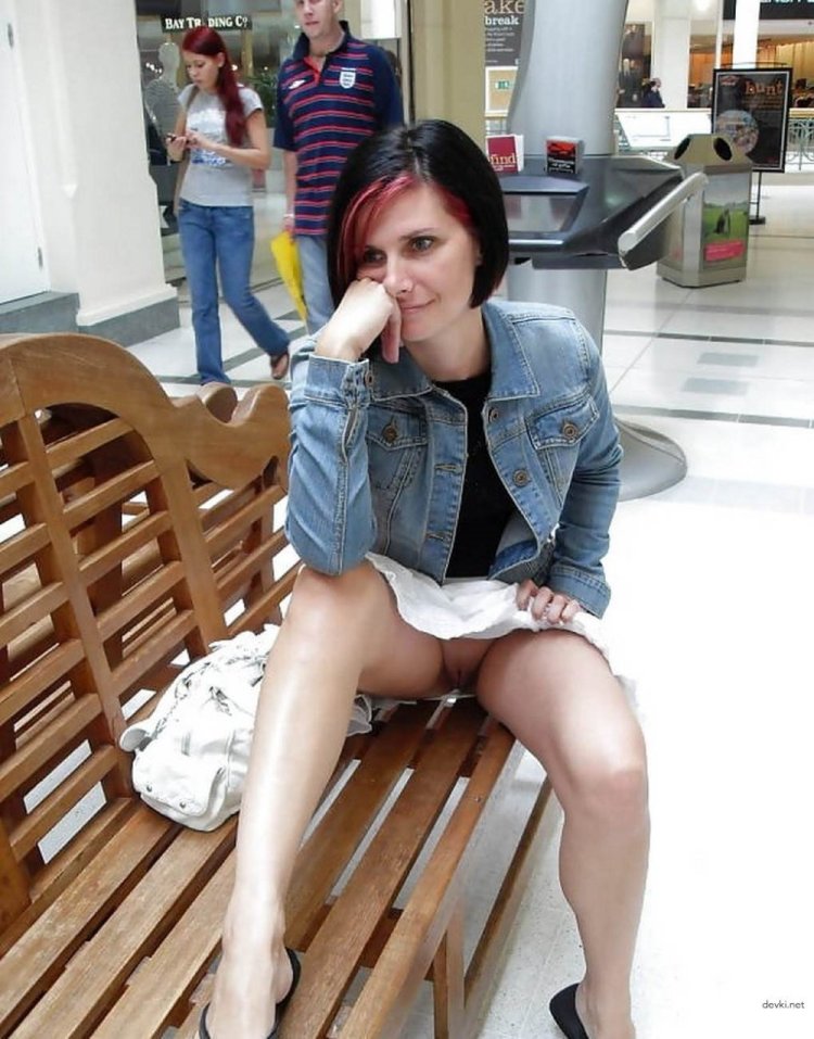 Подсмотрено без трусиков