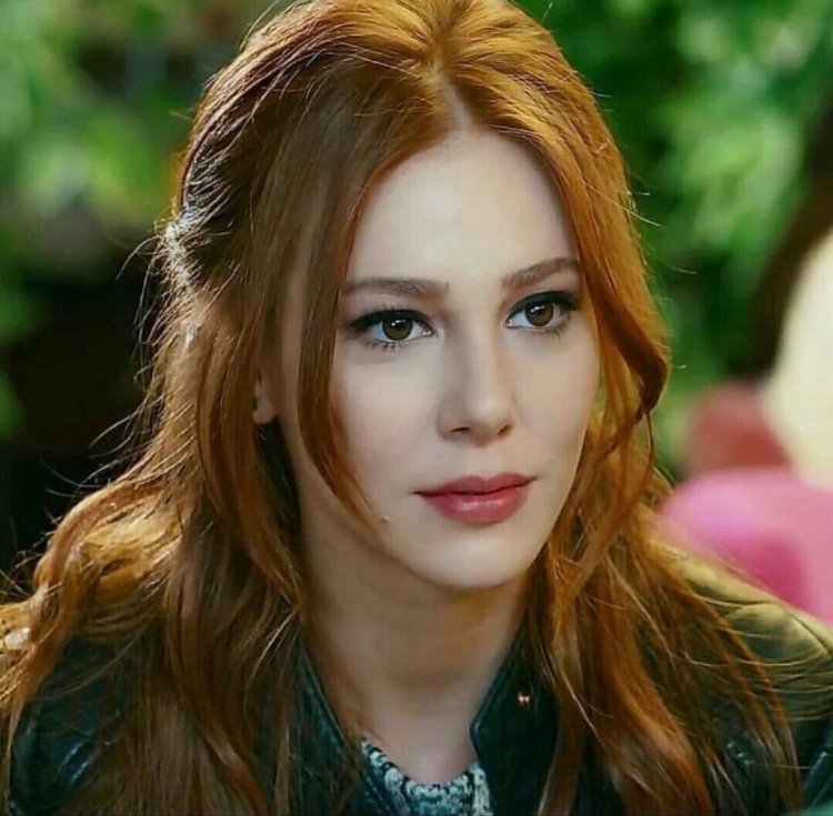 Актриса Эльчин Сангу