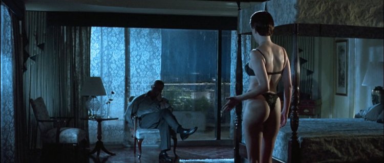 Джейми ли Кертис голая в фильме