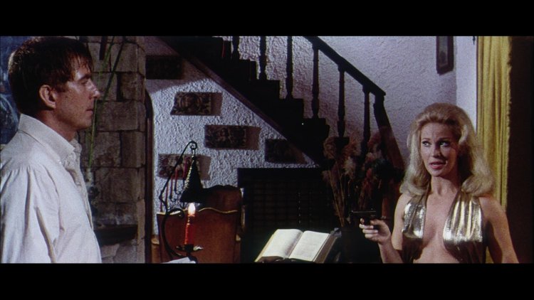 Леа Эйрс в молодости в купальнике