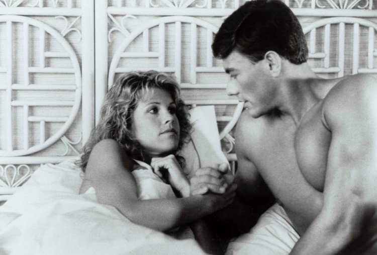 Эротические сцены с Леа Сейду