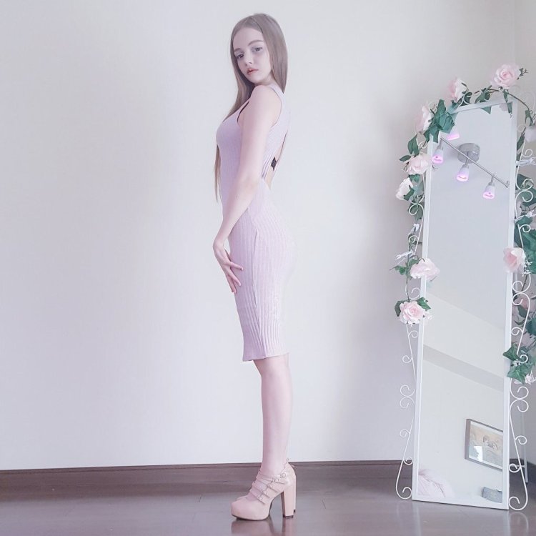 Дакота Роуз оголенная