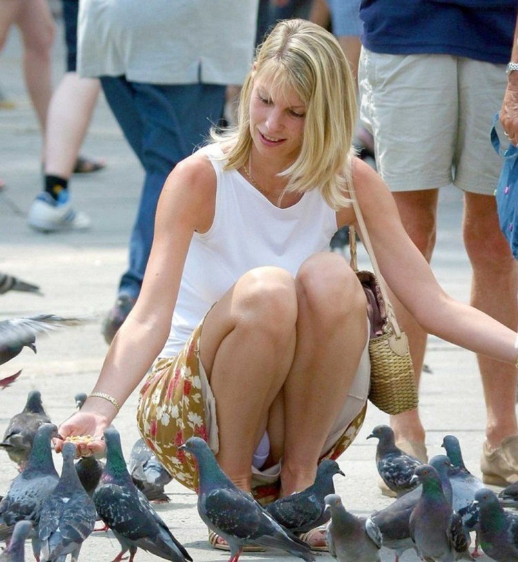 Под свадебным платьем