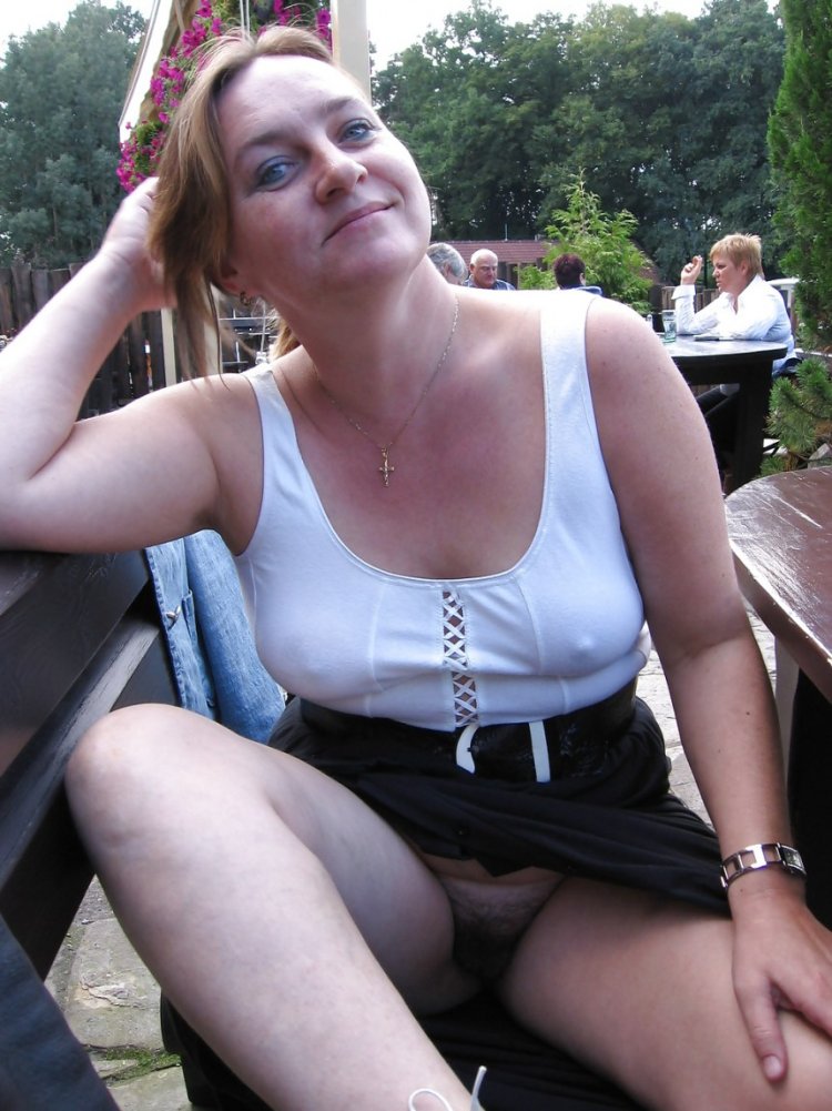 Засветы девушек под юбкой