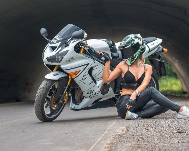 Мото девушки обои в шлеме