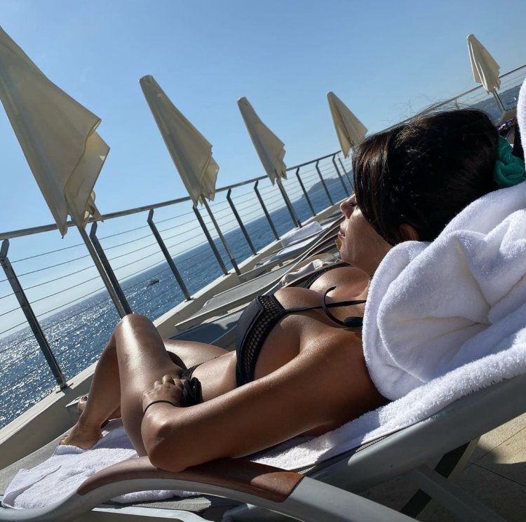 Девушка сеска Фабрегаса