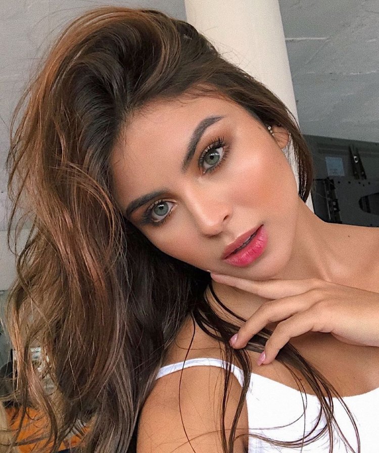 Лаура Санчес модель