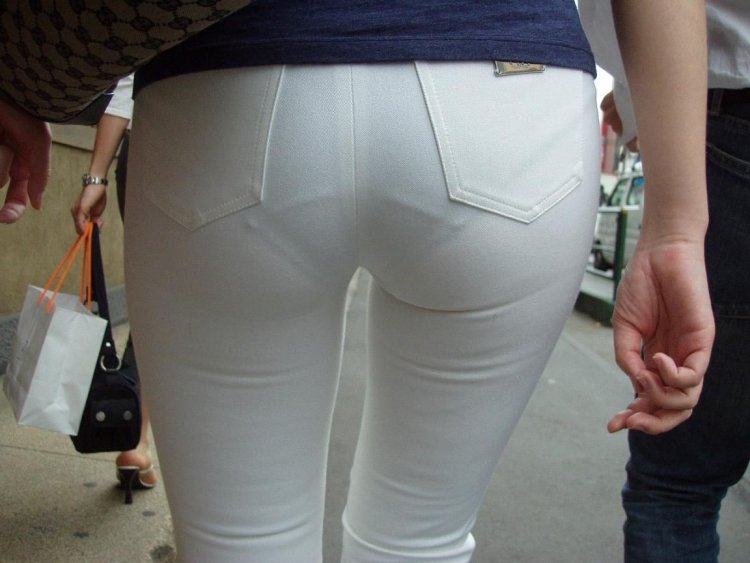 Сильно натянула джинсы