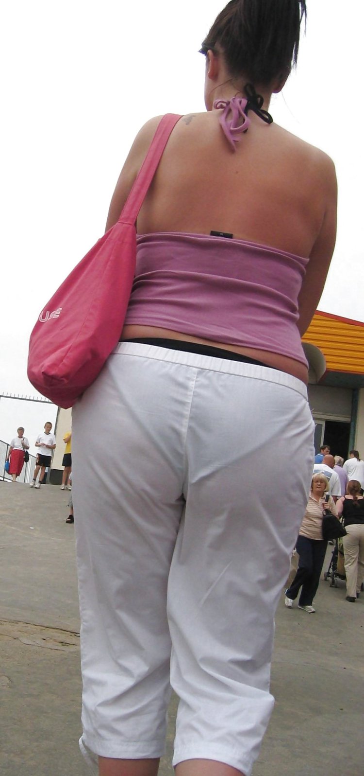 Трусы под штанами