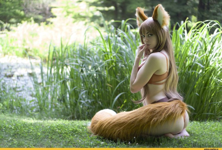 Девушка с анальным хвостиком