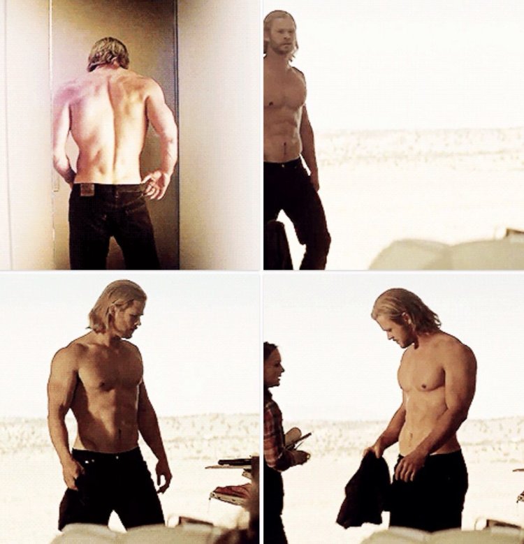 Крис Хемсворт в белье