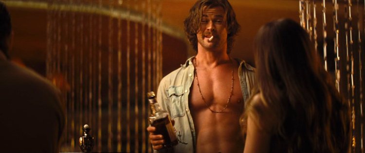 Крис Хемсворт в трусах