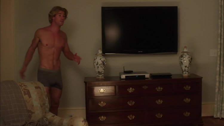 Крис Хемсворт каникулы член