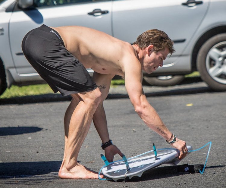 Крис Хемсворт отдыхает