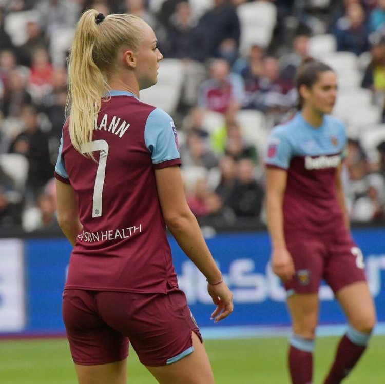 Футболистка алиша леманн