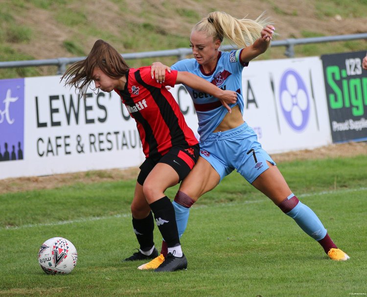 Клара Маттео футболистка