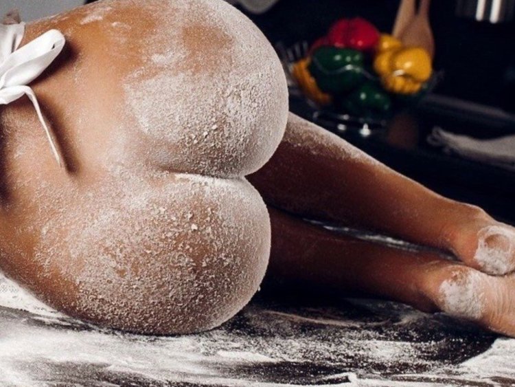 Девушка в муке